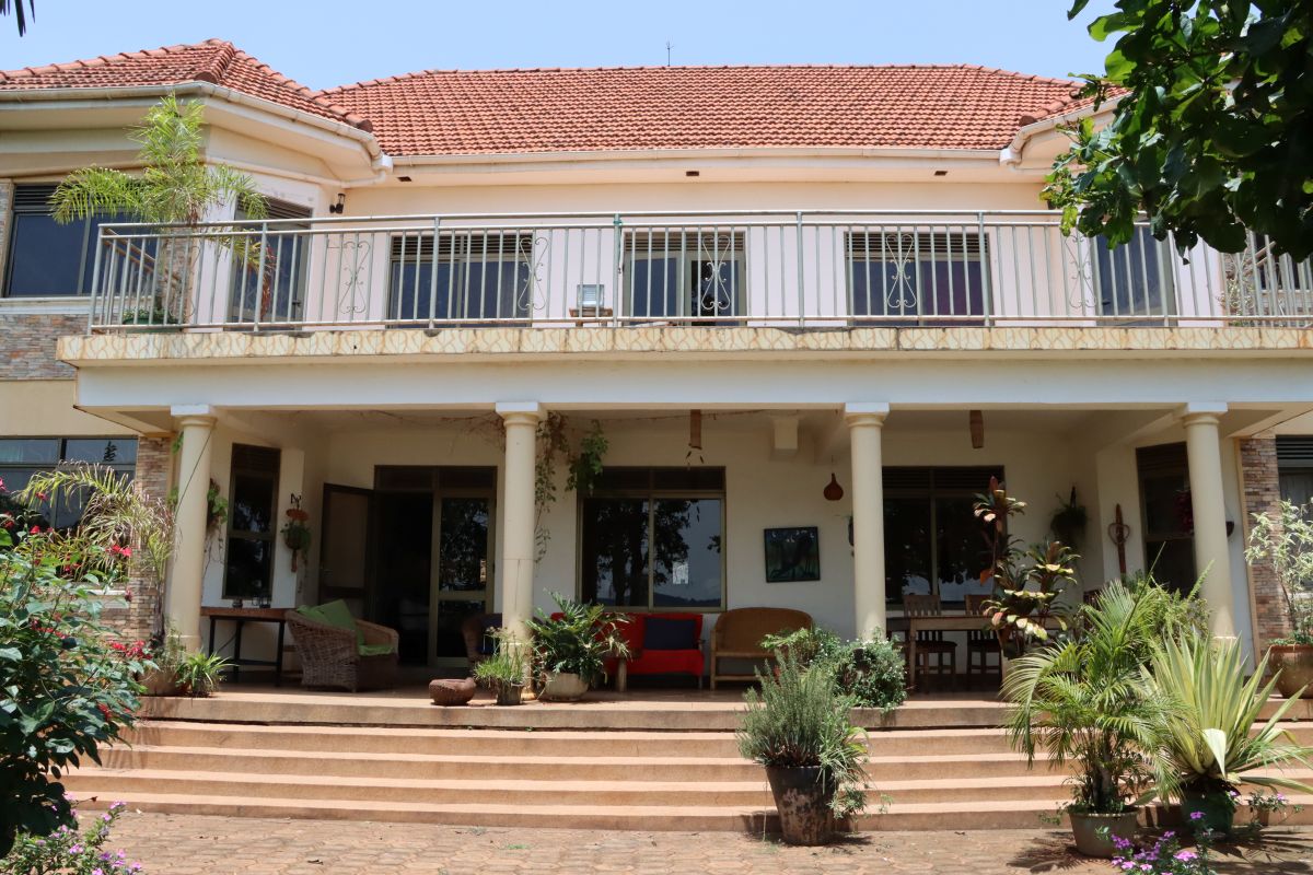 Jinja Accomodation - A Home Away From Home